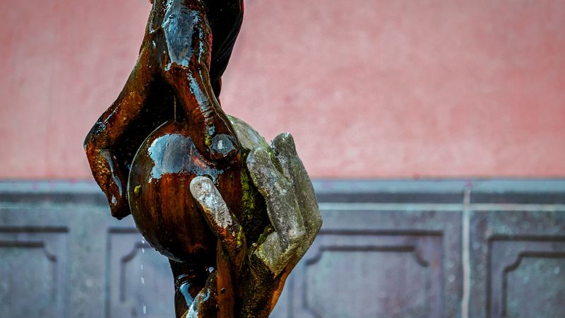 hands, sculpture, ball, fountain, 4k