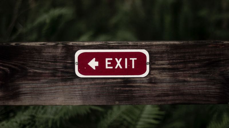 pointer, exit, nameplate, inscription, 4k