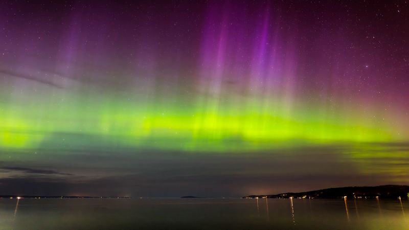 northern lights, aurora, horizon, night, starry sky, 4k