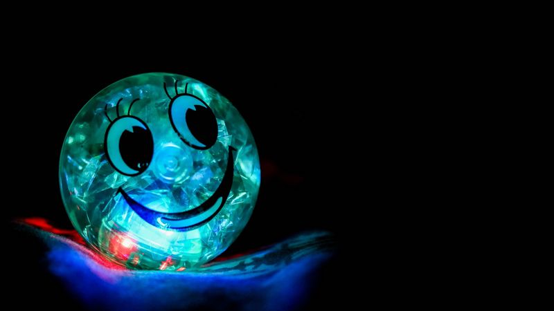 smile, happiness, ball, backlight, 4k