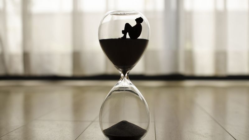 hourglass, man, time, loneliness, 4k