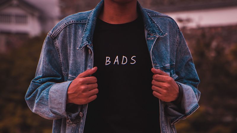 shirt, bads, jeans jacket, style, 4k