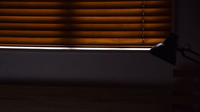 room, blinds, lamp, bed, 4k