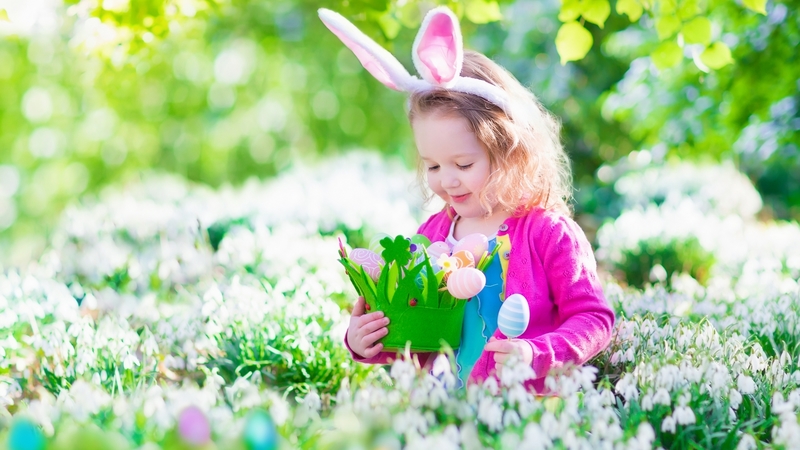 little, easter, spring, cute, egg, girl, green, flower, copil, child, snowdrops, white, pink, field