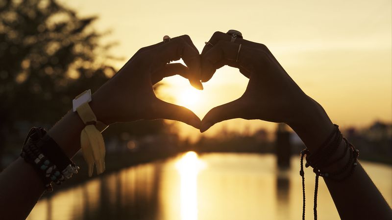 hands, heart, sunlight, love, 4k