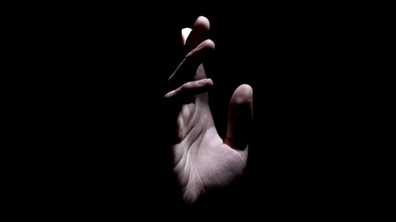 hand, fingers, dark background, palm, 4k