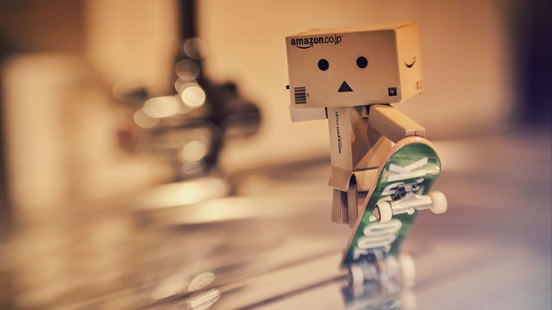 danbo, cardboard robot, skateboard, blur, 4k