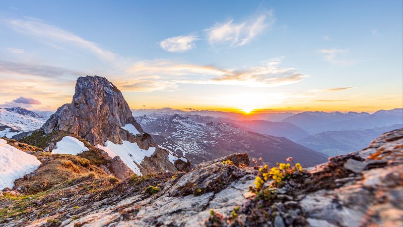 mountains, peaks, relief, rays, horizon, 4k