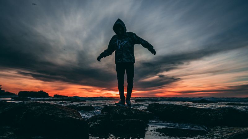 man, sea, sunset, stones, loneliness, 4k