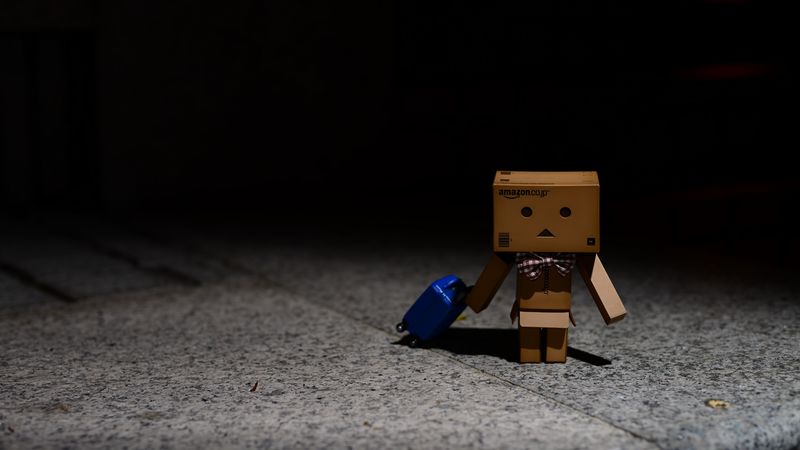 danbo, cardboard robot, suitcase, travel, 4k