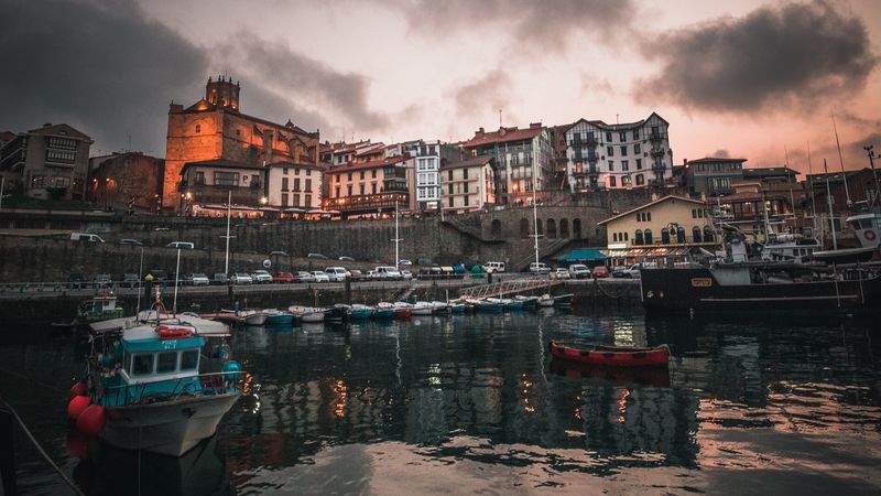fishing town, spain, pier, buildings, boats, ancient, 4k