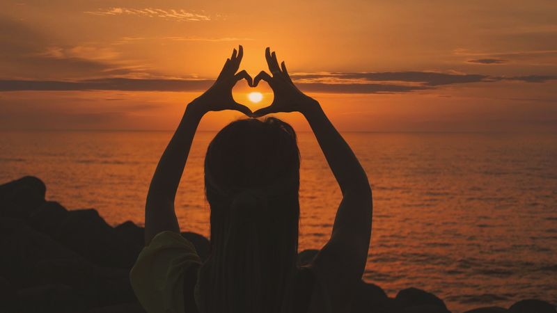 sunset, heart, hands, back, 4k