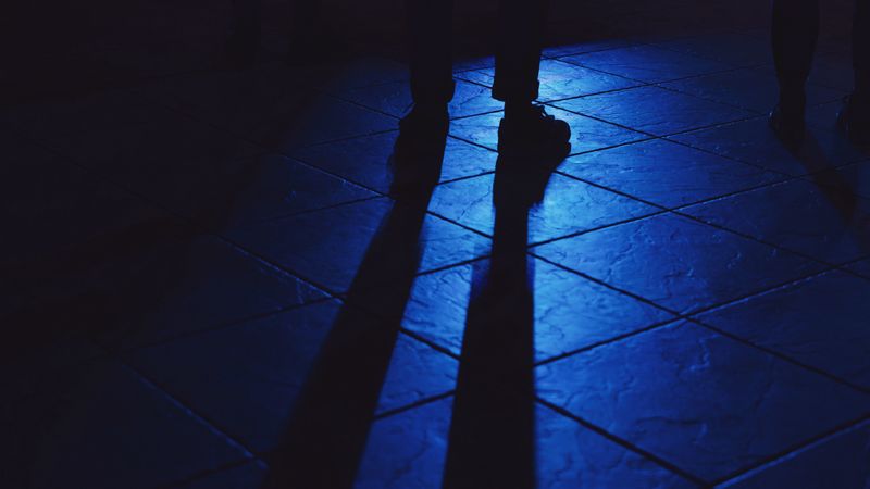 feet, shadow, light, dark, 4k