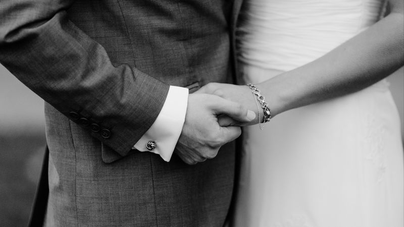 hands, couple, bw, love, newlyweds, 4k
