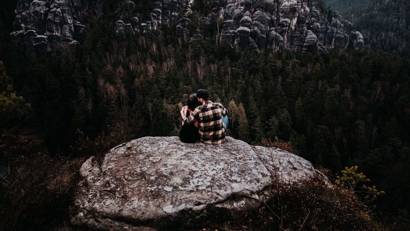 couple, rocks, mountains, top, love, 4k