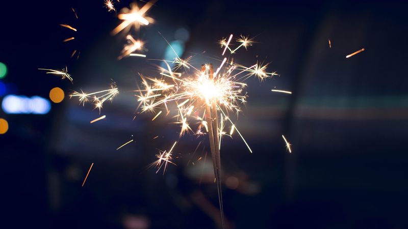 bengal fire, sparks, glitter, blur, dark background, 4k