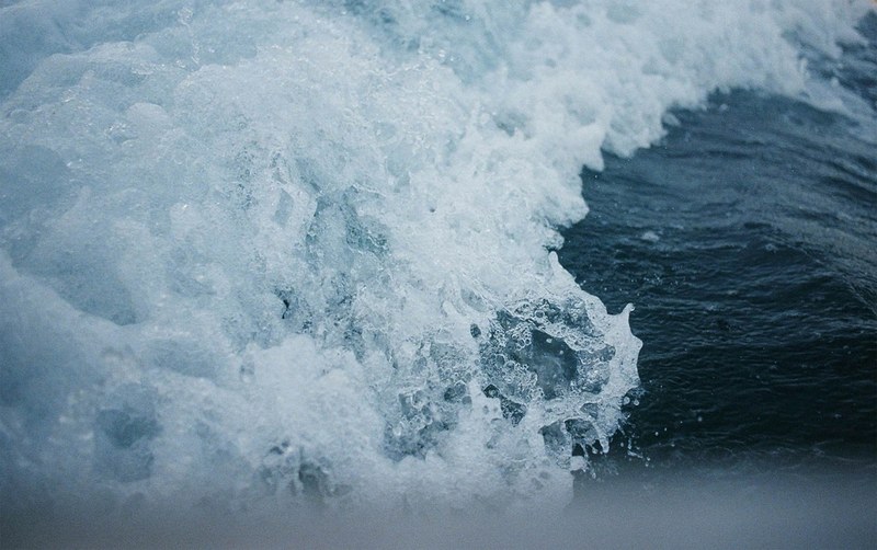 ocean wave water and splash 4k
