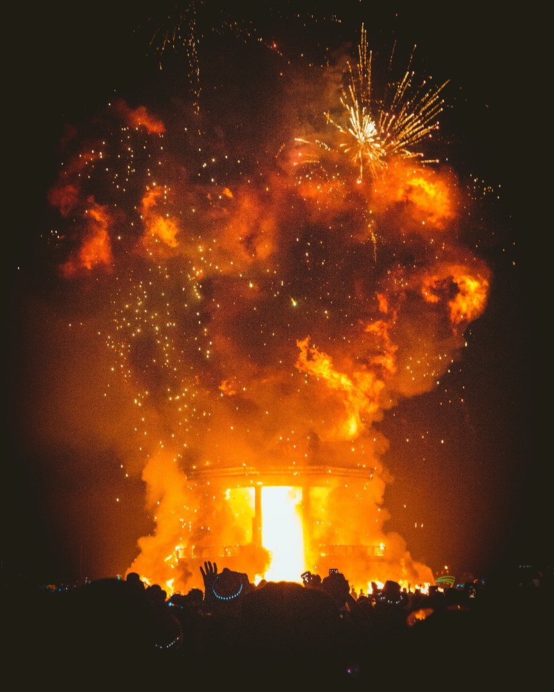 burning man flames 4k