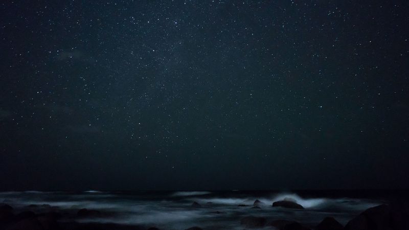 starry sky, fog, rocks, sea, 4k