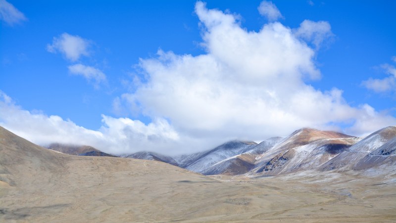 calm serene no mans land and country border 4k