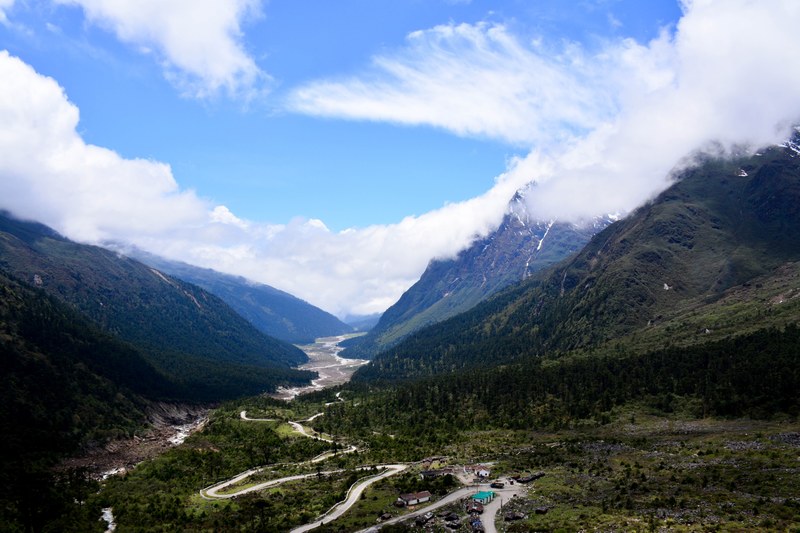 path beautiful road road and river 4k