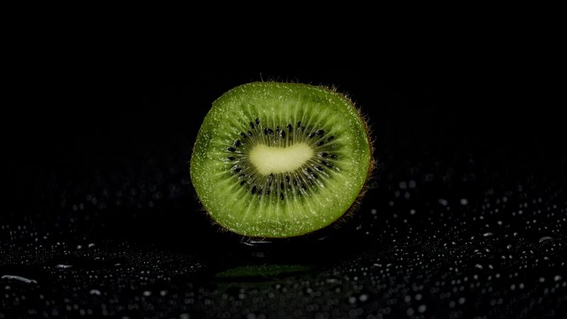 kiwi, fruit, cut, drops, juicy, 4k