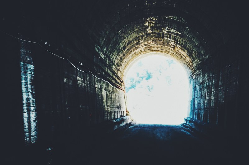 light at the end of the tunnel 4k
