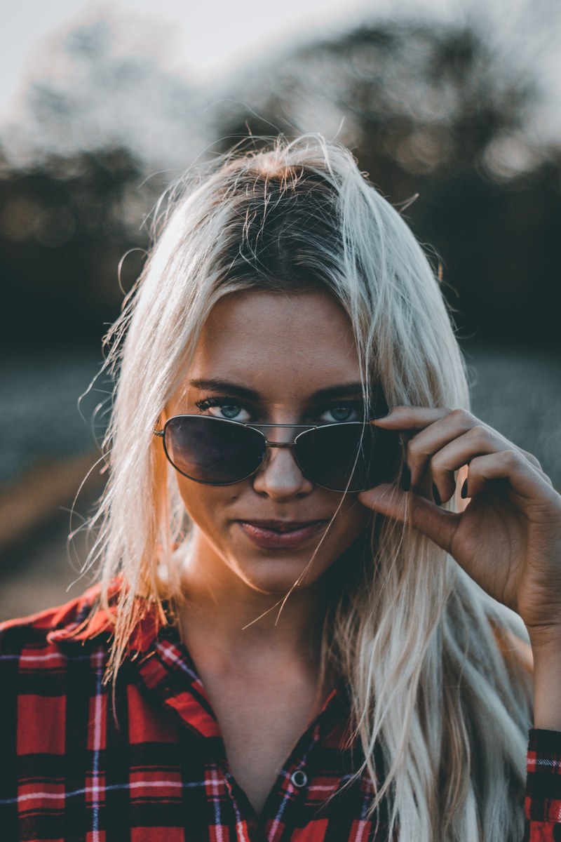 staring away 4k