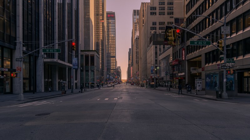 a nearly empty street in new york in the morning, empty roads 4k