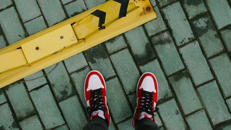 feet, sneakers, tiles, 4k
