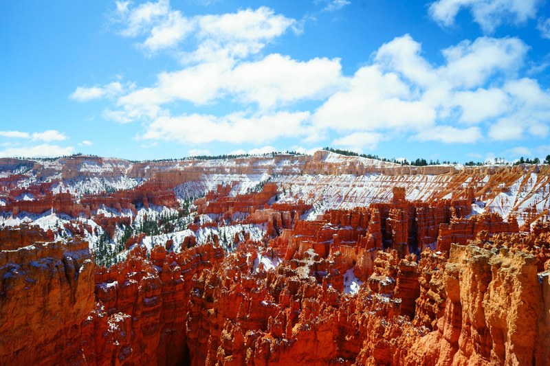 red rock formations covered in snow at bryce canyon national park, winter at bryce canyon national park 4k