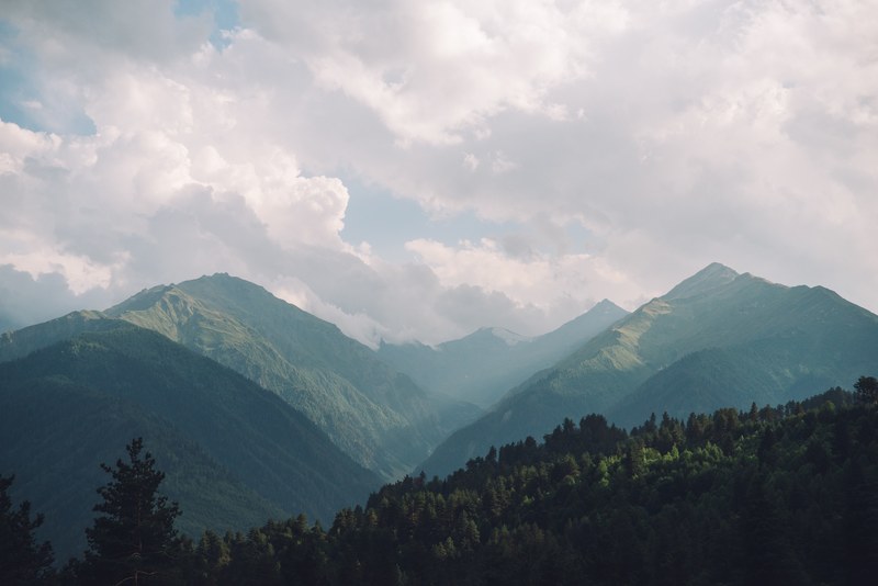 mountain cloud tree and mountain range 4k