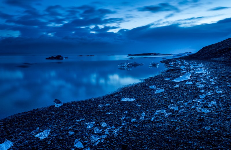 an icy beach jkulsrln, icy land beside jkulsrln lake 4k