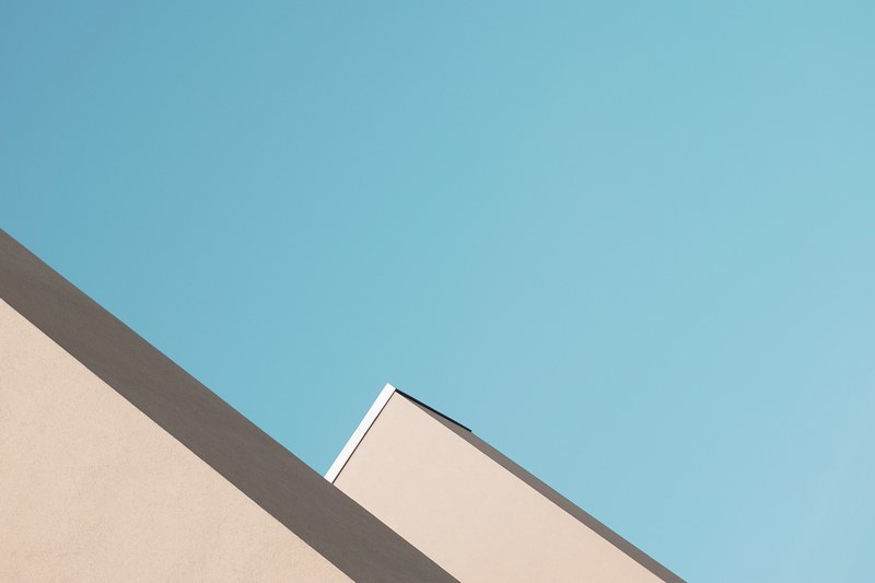 a low angle shot of the edges of a roof, straight roof edges 4k