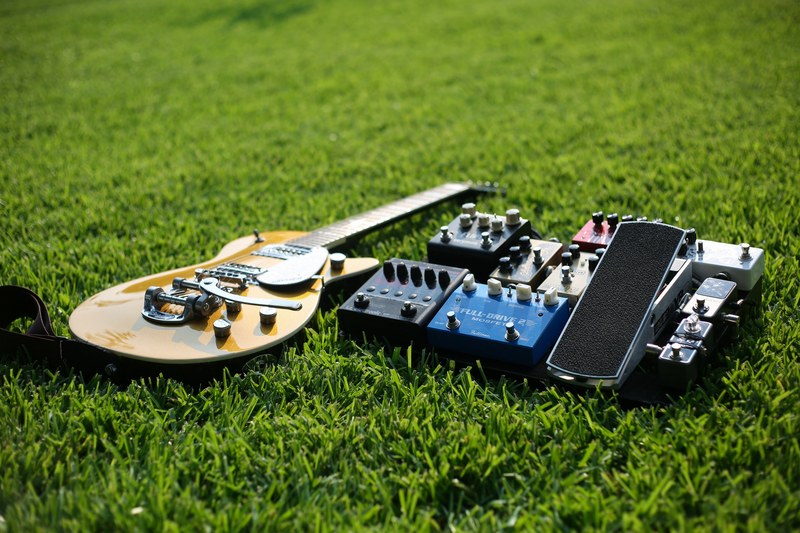 the grestch and the pedalboard 4k
