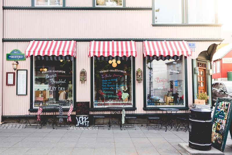 street reykjavik restaurant and city 4k