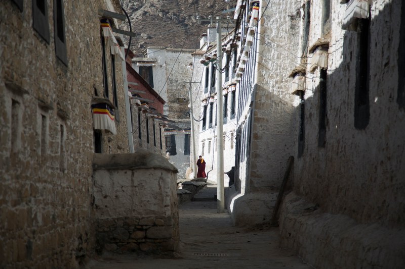 monk and tibet 4k