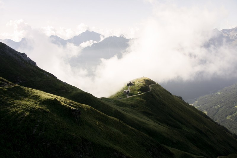hiking austrium grass and cloud 4k