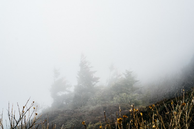 cloud explore adventure and hike 4k