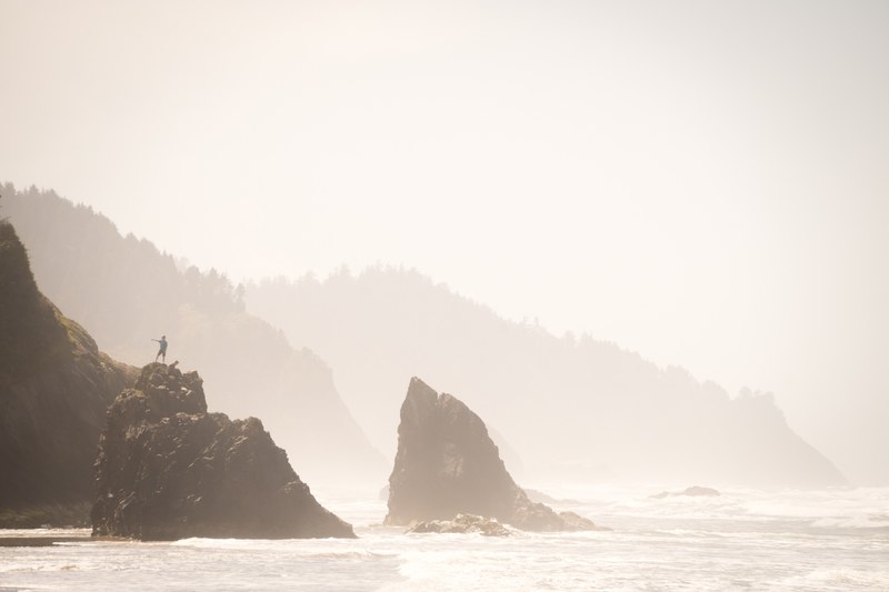 wafe cliff ocean and oregon 4k