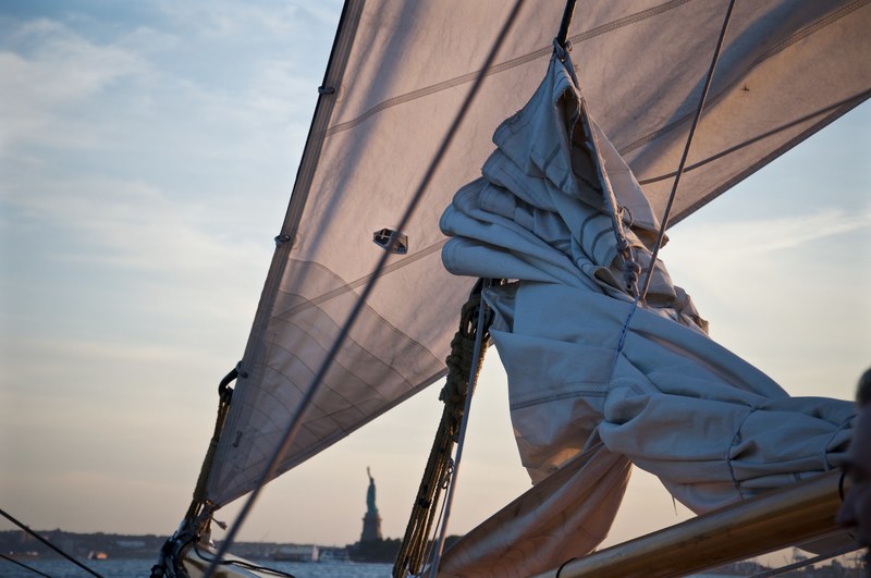 sail boat sailboat and statue of liberty 4k