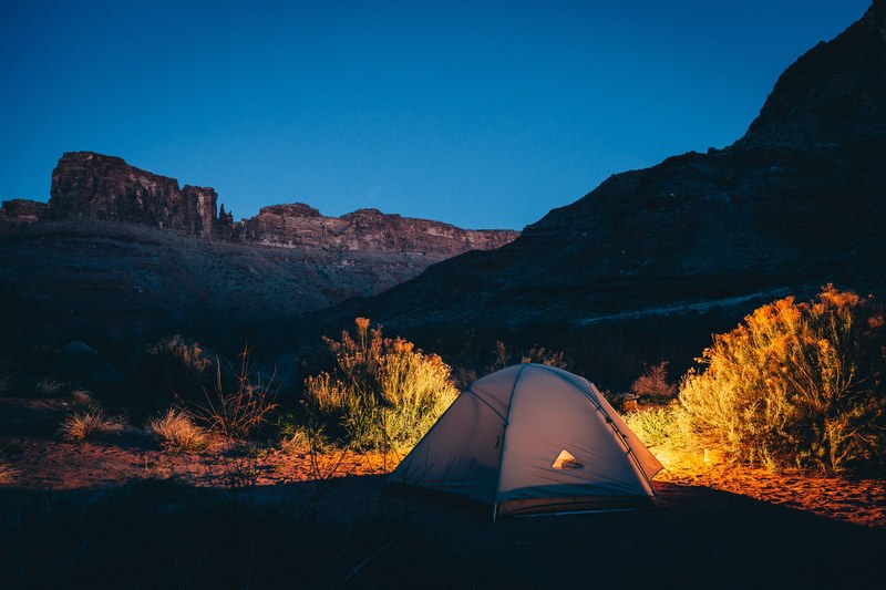 tent camping night and dessert 4k