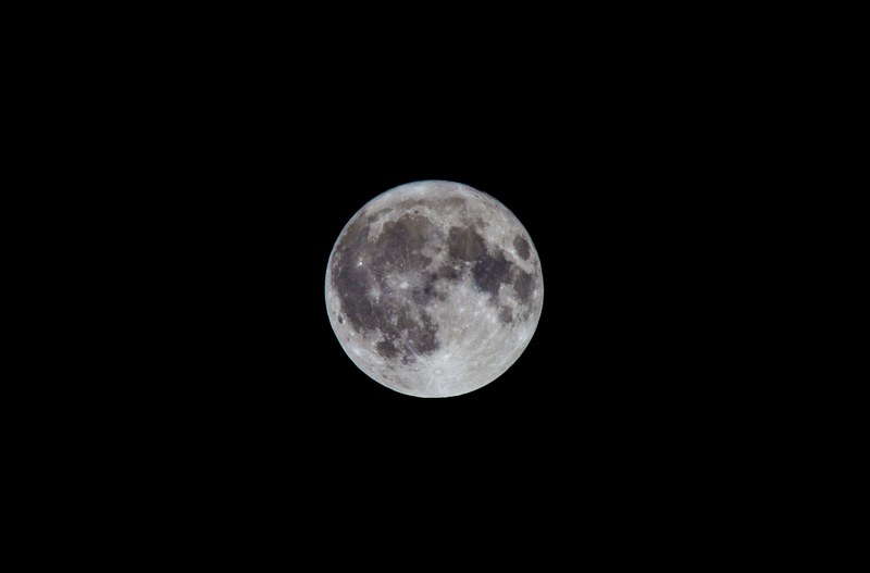 la luna 4k