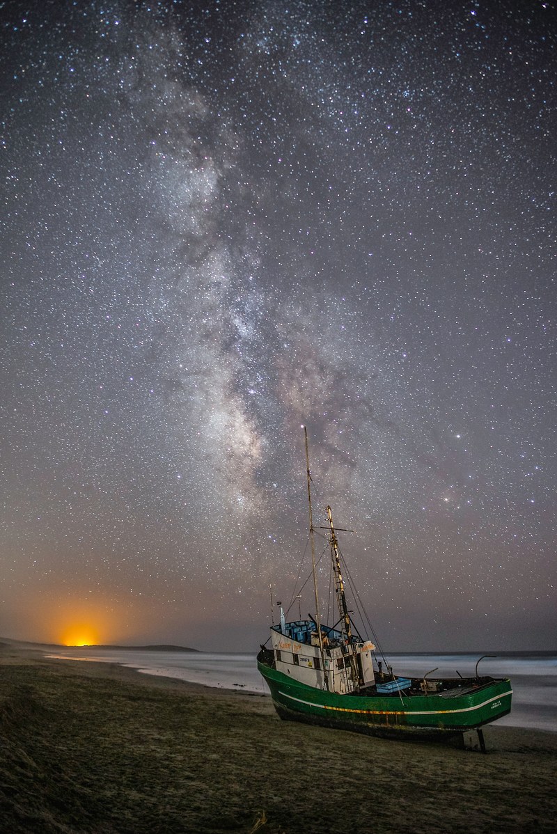 a boat under a bright starry sky, _grounded 4k