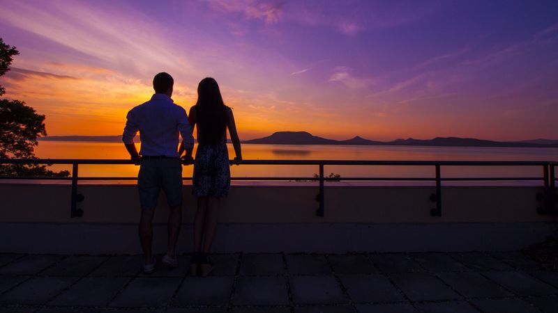 couple, sunset, sea, sky, 4k