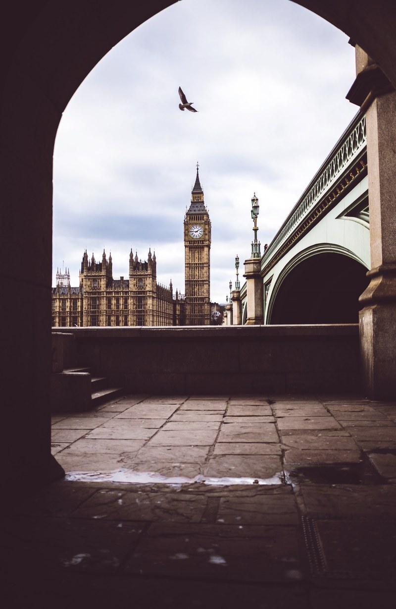 flying over big ben 4k