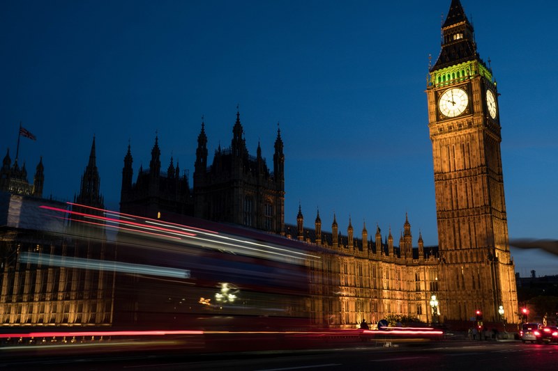 in the shadow of big ben 4k