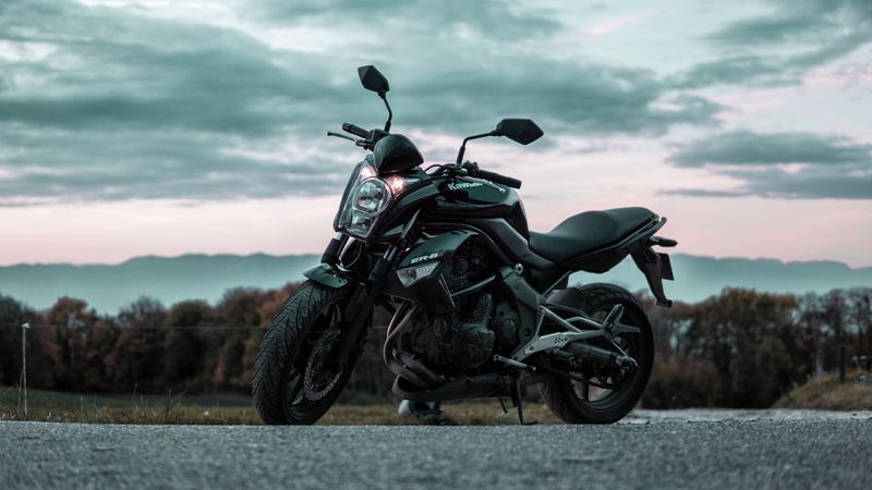 motorcycle, side view, road, asphalt, 4k