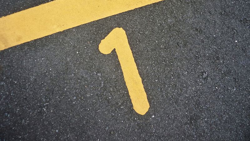 one, inscription, number, asphalt, 4k