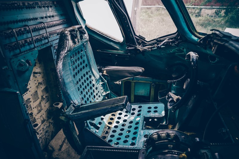 seat inside a stripped car in bangkok, bangkok stripped car seat 4k